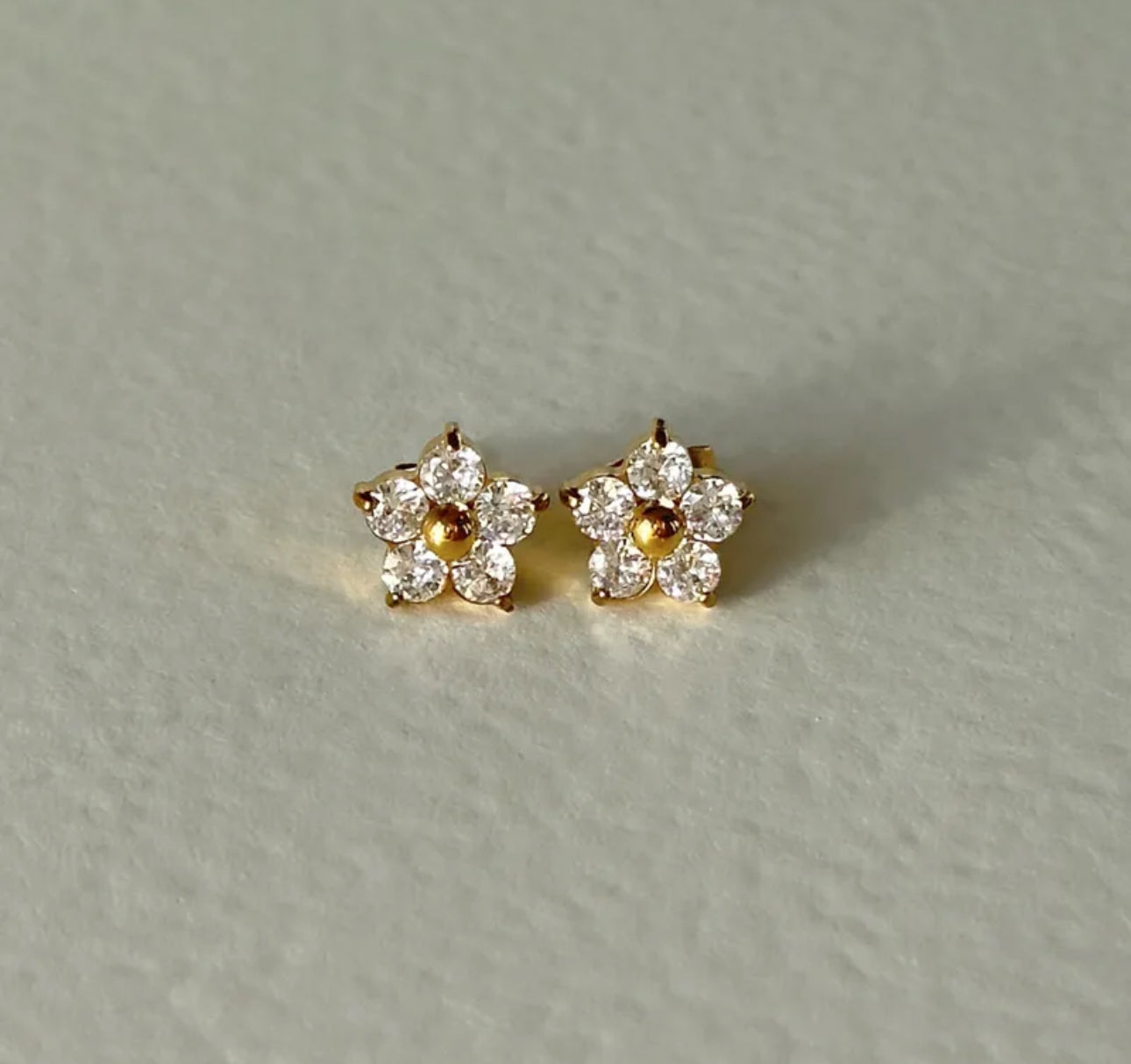 Zira Studs