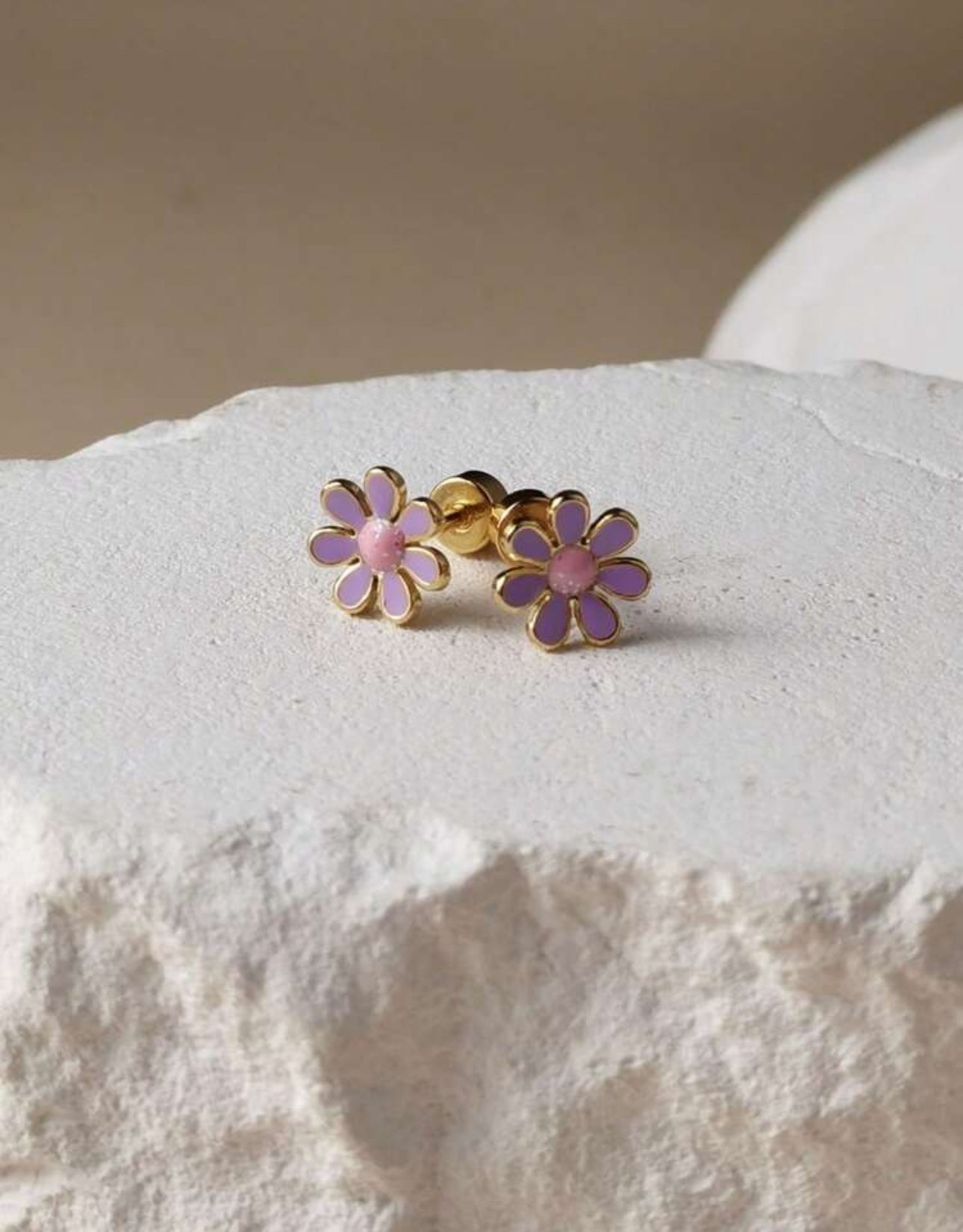 Lavina Studs