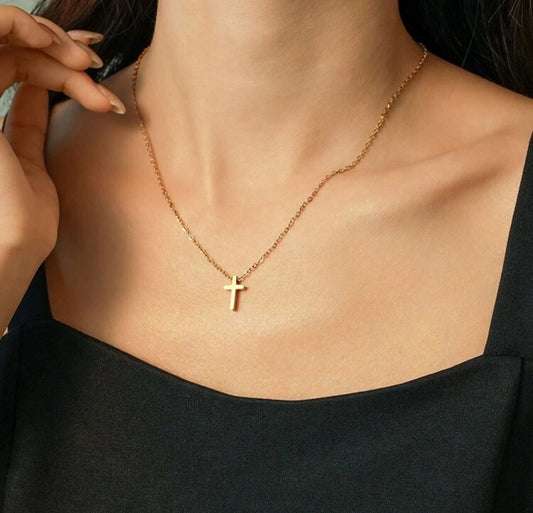 Minimal Cross Necklace