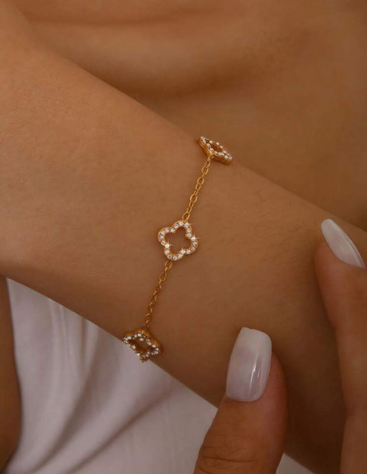 Clover Spark Bracelet