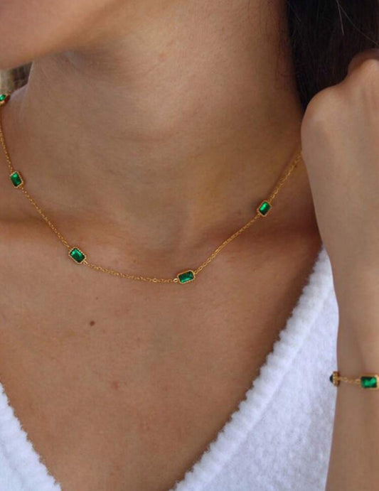 Emerald Gleam Necklace & Bracelet