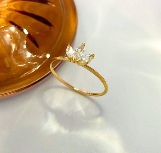 Tiara Ring