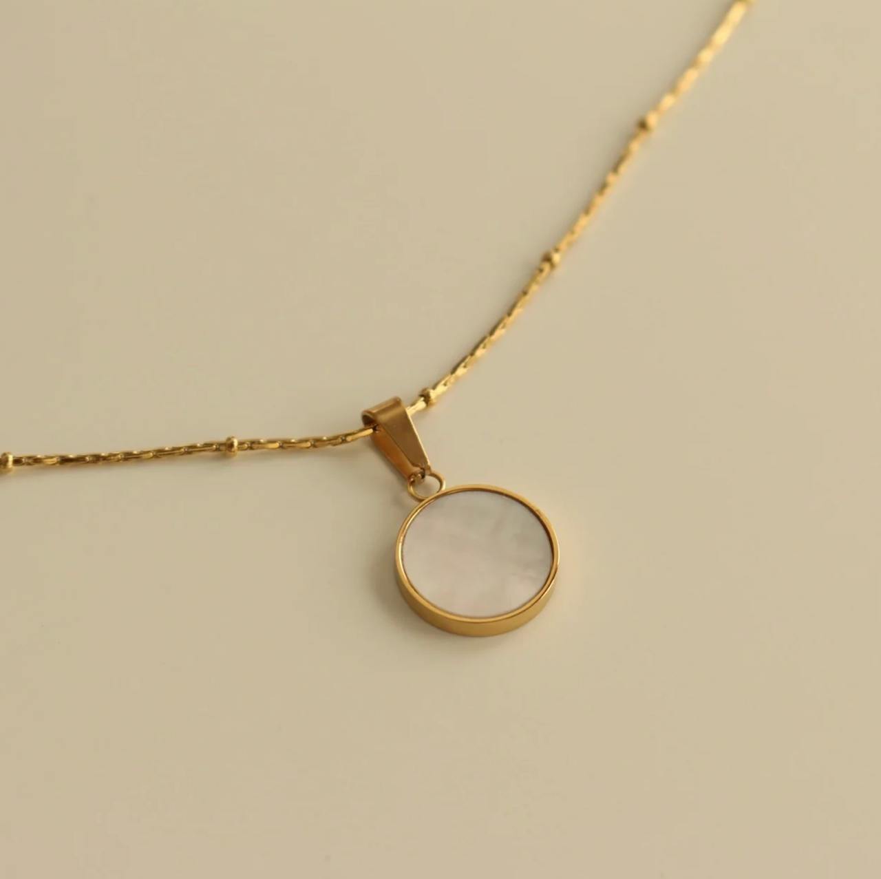 Marine Round Shell Necklace