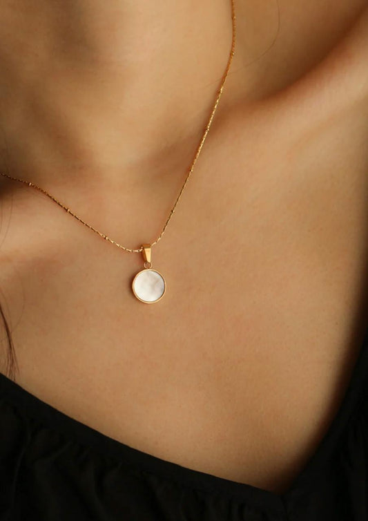 Marine Round Shell Necklace