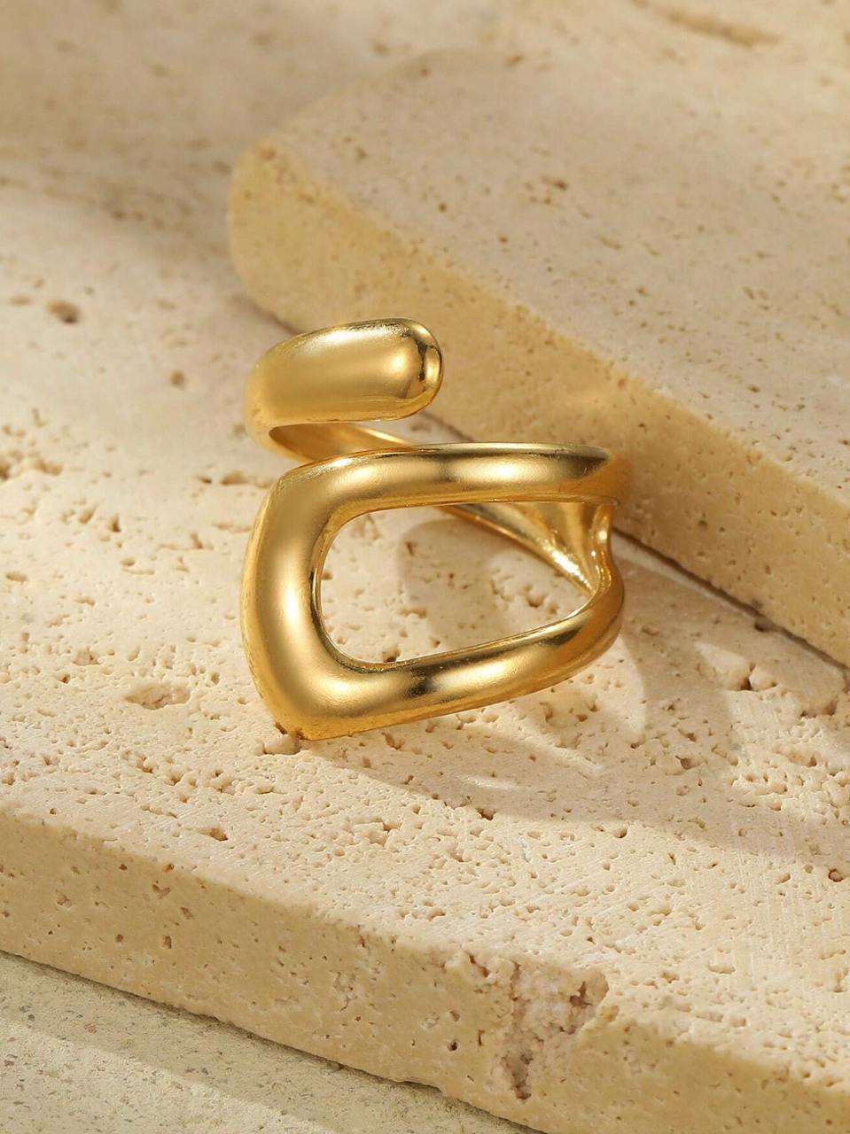 Modern Curve Ring