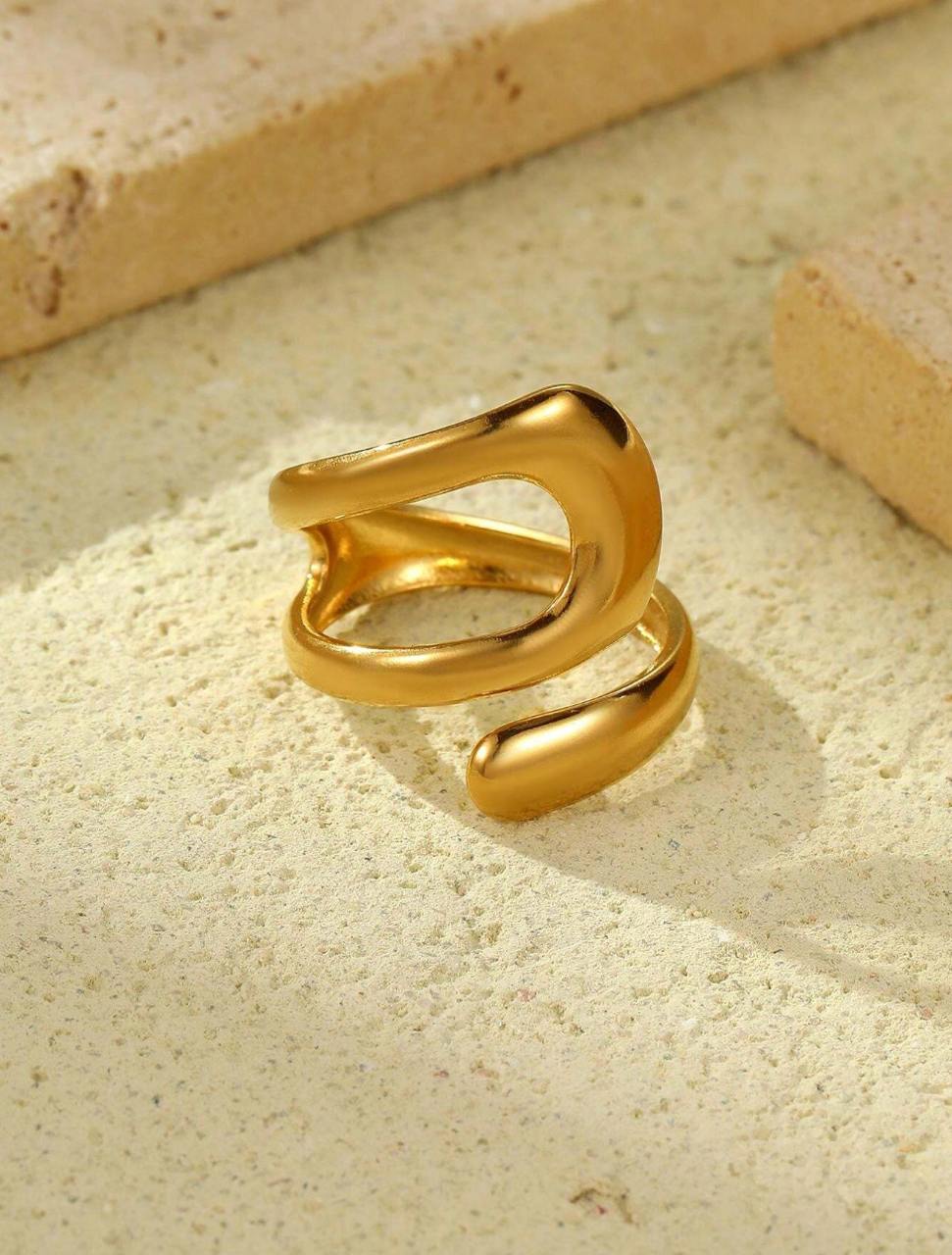 Modern Curve Ring