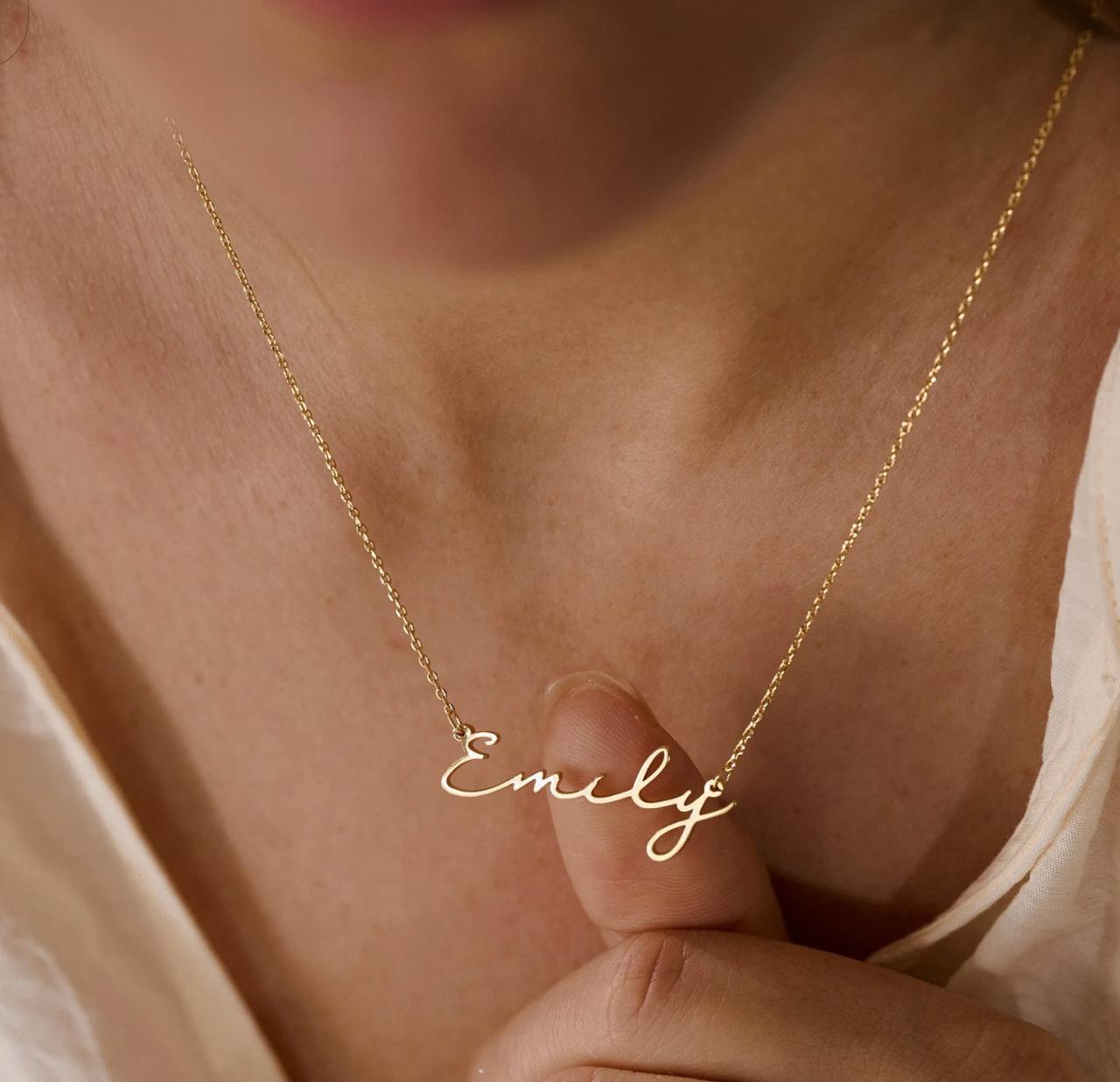 Dainty Minimalist Name Necklace