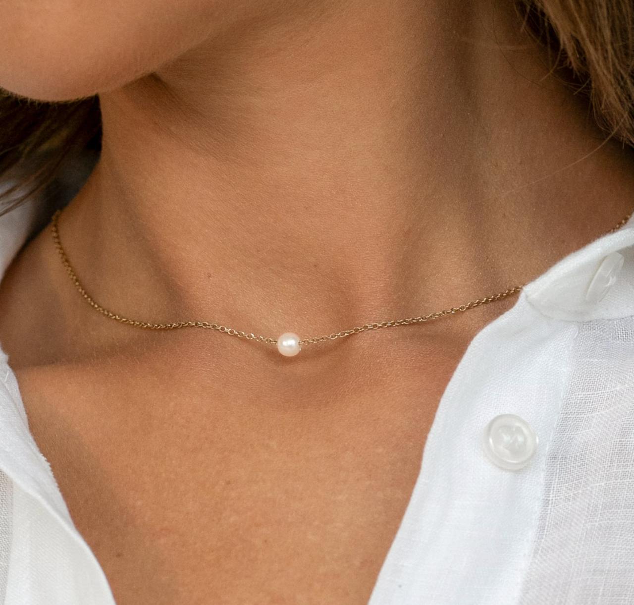 Simple Pearl Pendant