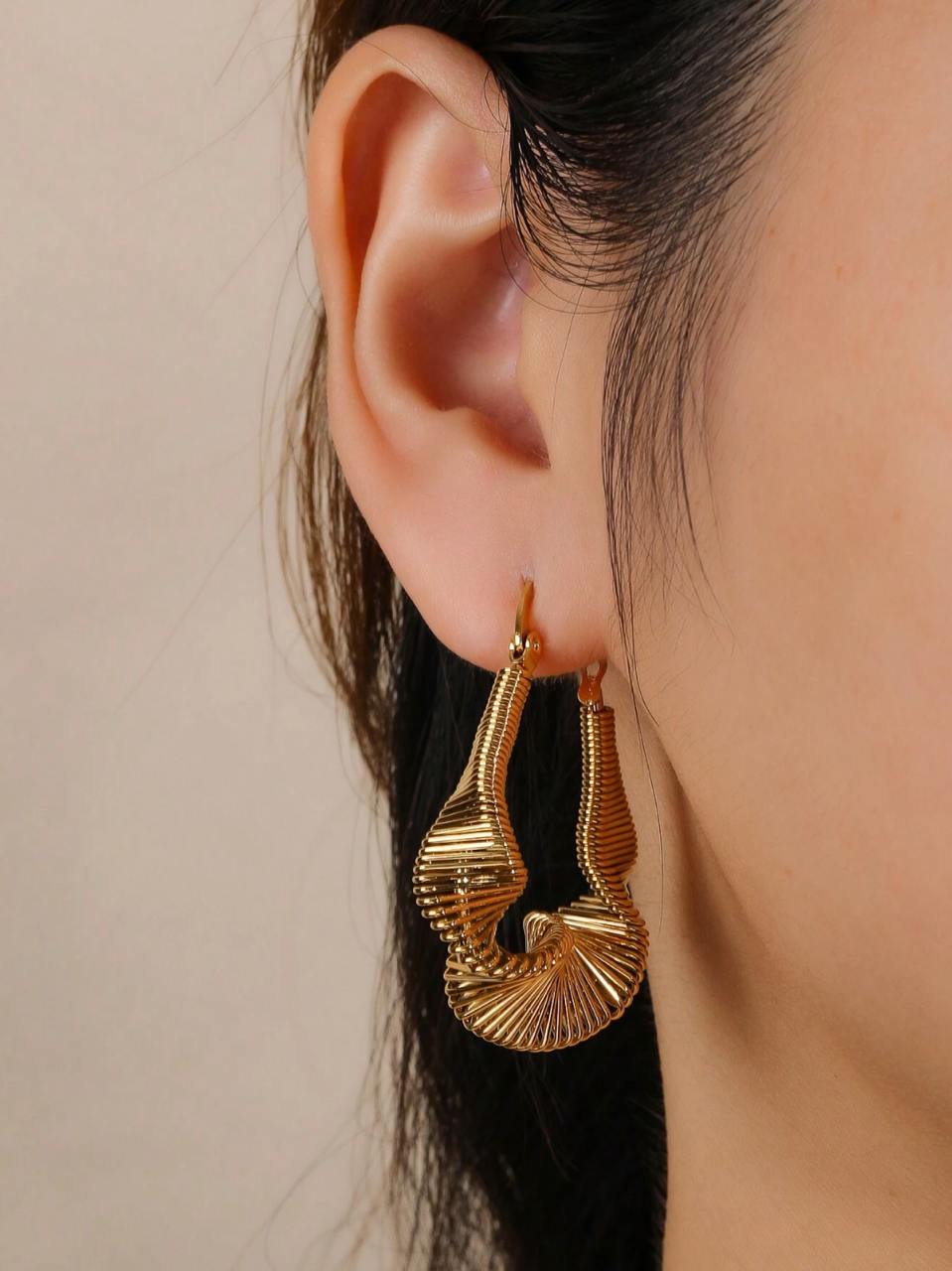 Serpentine Swirl Hoops