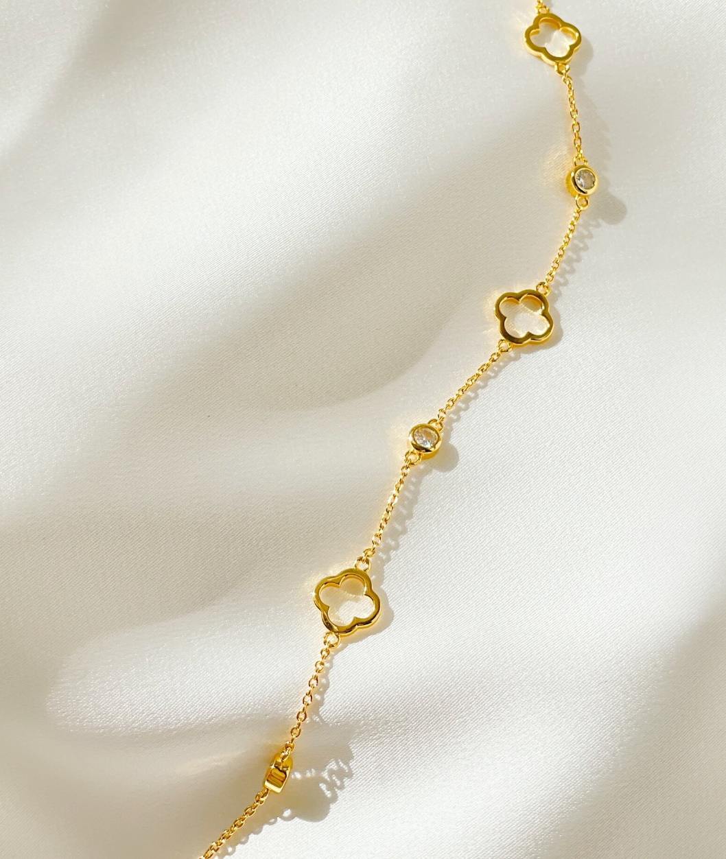 Twinkling Clover Bracelet